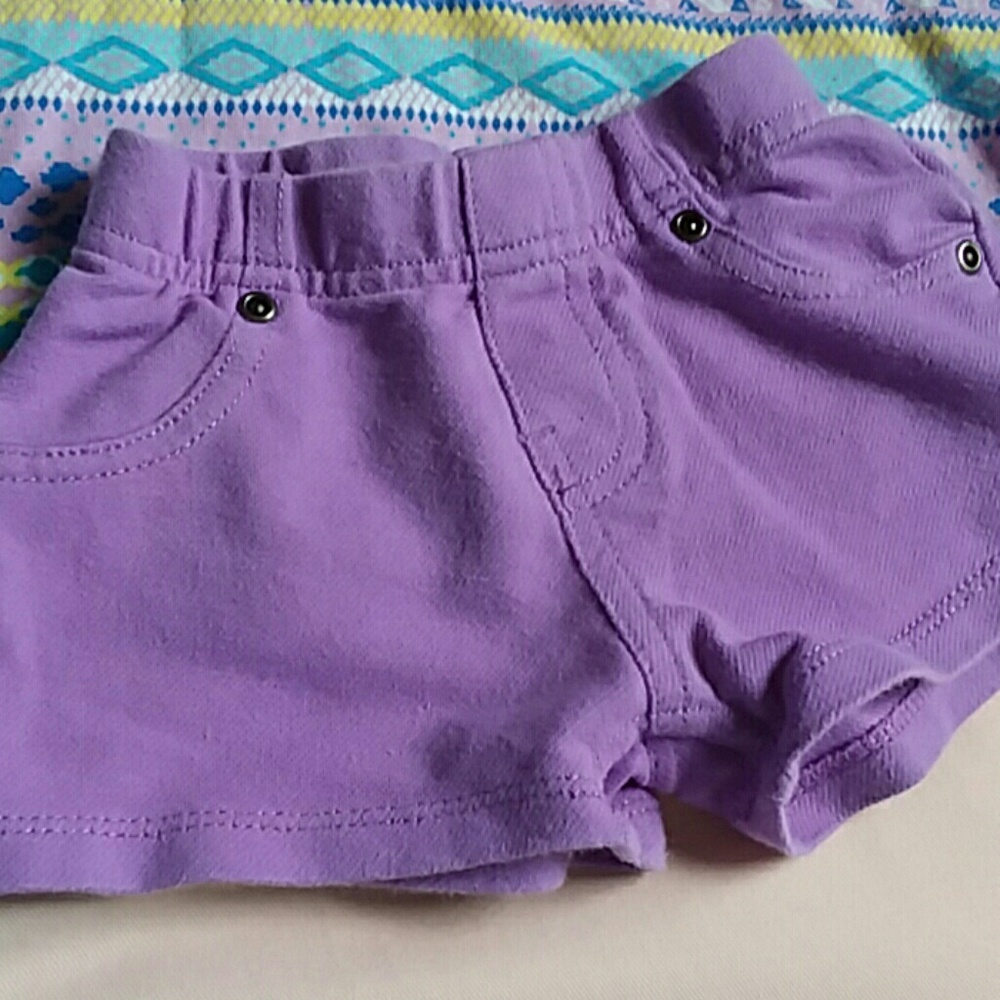 Top w/shorts - Picture 3 of 7